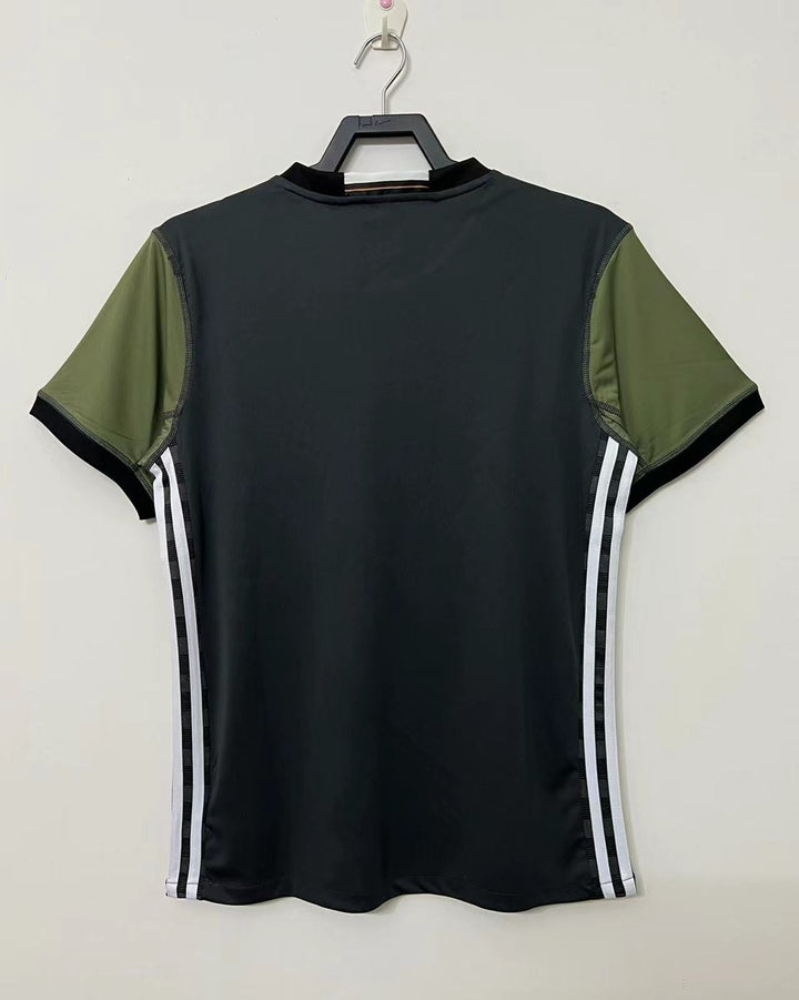 Camiseta retro de visitante de Alemania 2016